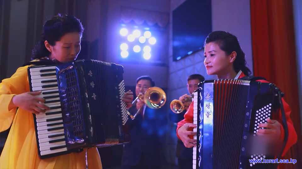 Ninth April Spring People’s Art Festival (2)