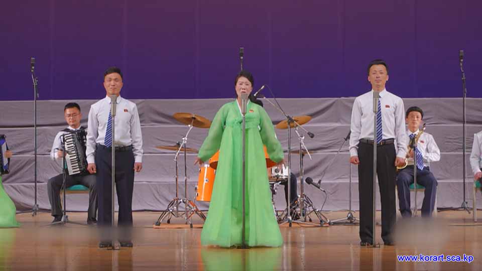 Ninth April Spring People’s Art Festival (2)