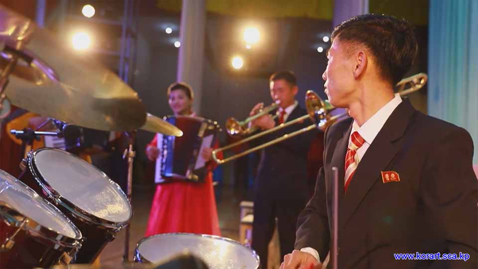 Ninth April Spring People’s Art Festival (2)