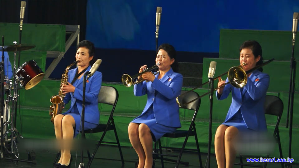 Ninth April Spring People’s Art Festival (1)