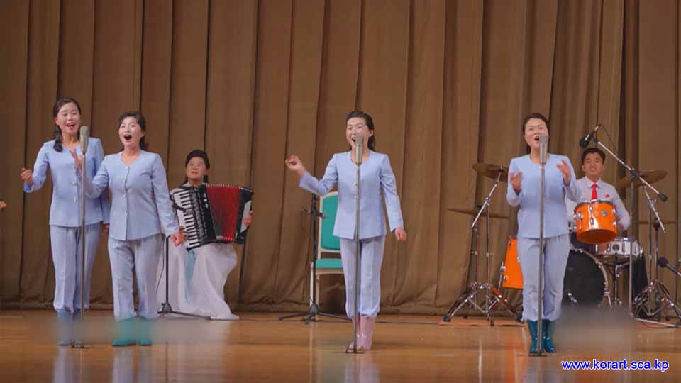 Ninth April Spring People’s Art Festival (2)